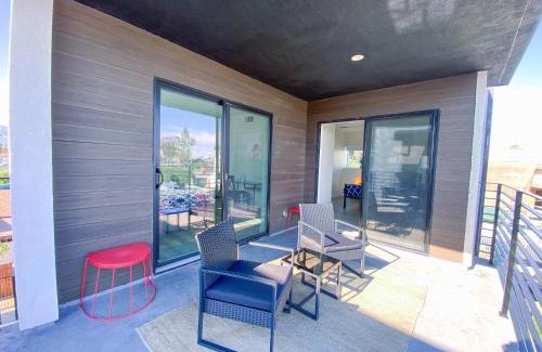 East Hollywood Casa | Stylish 3 BR/3BR family house