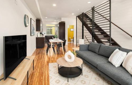 Minor Casa | Stylish 3 BR Capitol Hill Home With 96 Walk Score