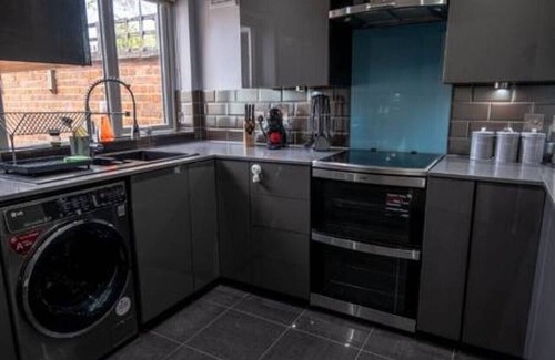 Streatham Hill Casa | Stylish 3 BR House close to Streatham Hill station