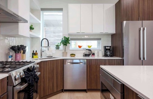 North Queen Anne Condominio | Stylish 3b2.5b Brand New TH Rooftop & Lake Views