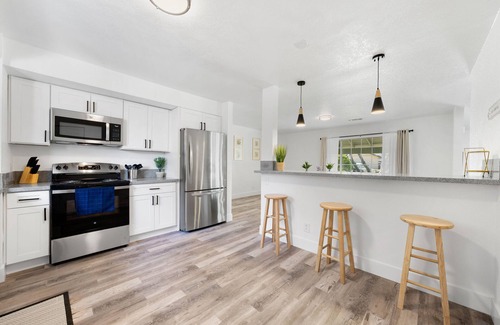 Citrus Heights Casa | Stylish 3BD/2BA Oasis / Office/Yoga RM/Serene Yard