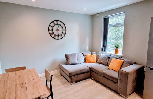 Reading Apartamento | Stylish 3bed Central Reading - 6 min walk to Train Station & High Street