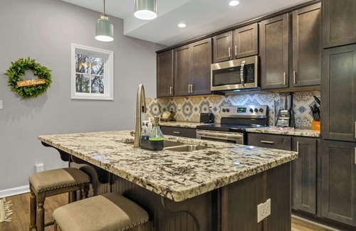 Shelby Park Apartamento | Stylish 3BR 2BA Retreat in the Heart of Louisville