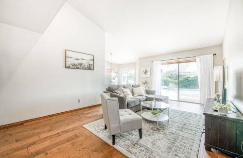 Raisin Casa | Stylish 3BR/2BA Retreat w/Pool! Dream Getaway