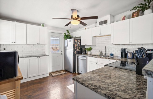 St. Petersburg - Clearwater Casa | Stylish 3BR 2BA St. Pete Escape with Patio + Firepit