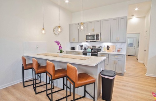 Denver Heights Cabaña | Stylish 3br/2ba Urban Retreat Near Lively Downtown