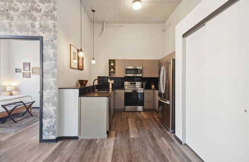 Fairmount Apartamento | Stylish 3BR, Game Room, Roof Top | Cityscape Sanctuary
