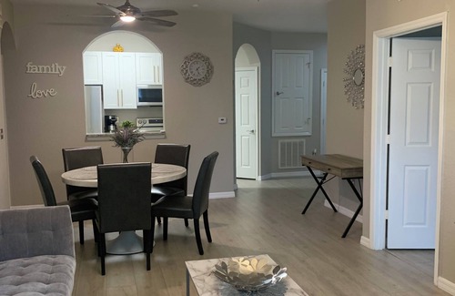 Vista East Apartamento | Stylish 3BR Gated Retreat Near MCO - Pool - Walk to Dining & Shops - 2 Masters