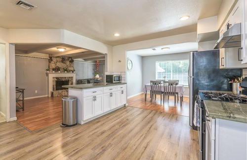 Florin Casa | Stylish 3BR Haven with Pool/PingPong