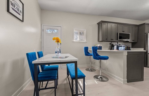Memphis Casa | Stylish 3BR Home Fast Wi-Fi 12 Min to Airport 15 Min to Nightlife & Music