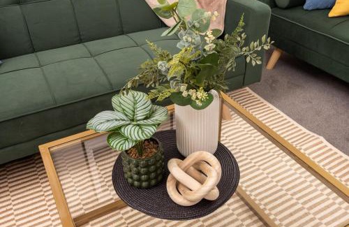 North Bitchburn Casa | Stylish 3BR Home near Hospital and Auckland Castle