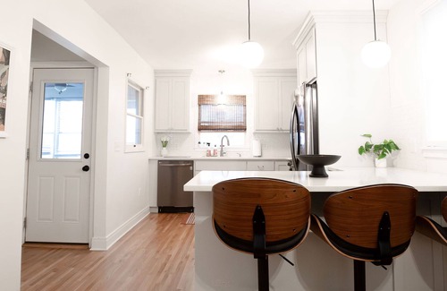 Macalester - Groveland Casa | Stylish 3BR Home in Prime St. Paul Location
