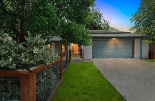 North Austin Civic Association Casa | Stylish 3BR Home + Private Pool
