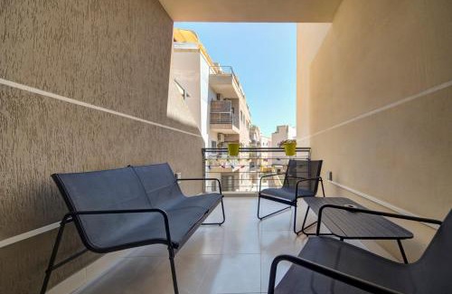 Luqa Apartamento | Stylish 3BR home with Spacious Terrace in Luqa by 360 Estates