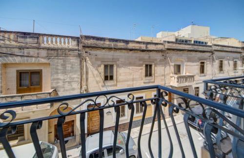 Luqa Apartamento | Stylish 3BR home with Spacious Terrace in Luqa by 360 Estates