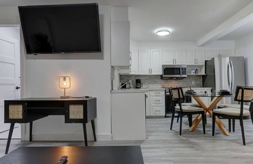 Sainte-Marie Apartamento | Stylish 3BR in the heart of Downtown Montreal