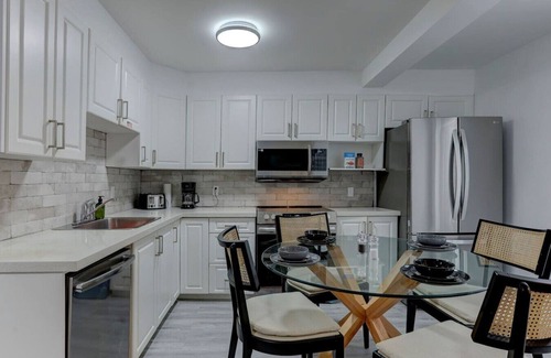 Sainte-Marie Apartamento | Stylish 3BR in the heart of Downtown Montreal