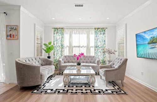 Tustin Casa | Stylish 3BR Irvine Oasis Family Friendly w Garage