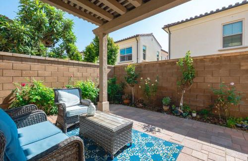 Tustin Casa | Stylish 3BR Irvine Oasis Family Friendly w Garage