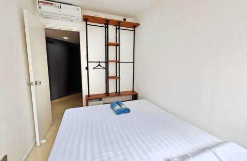 Karet Apartamento | Stylish 3BR Rasuna Apt with Pool, Gym,Wi-Fi, Netflix