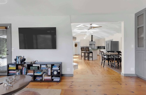 Occidental Casa | Stylish 3BR Retreat | Close to Coast & Wineries