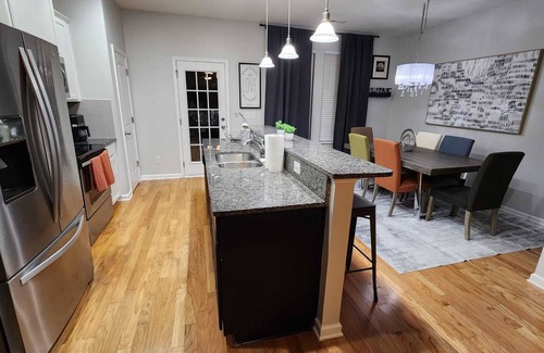 Wake Forest Apartamento | Stylish 3BR + Studio Retreat–Sleeps 8 Comfortably!