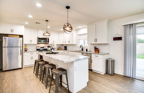Cox Heights Casa | Impresionante remodelación moderna con piscina climatizada cerca del casco antiguo de Scottsdale y ASU.