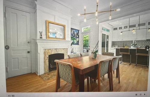 Mill River Casa | Stylish 4 bed/2.5 bath across coveted Wooster Square.