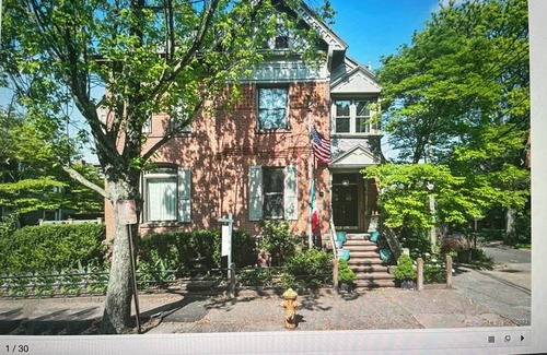 Mill River Casa | Stylish 4 bed/2.5 bath across coveted Wooster Square.