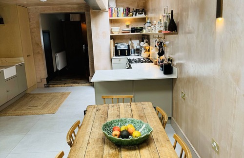 Markhouse Apartamento | Stylish 4-Bedroom House in Vibrant Walthamstow