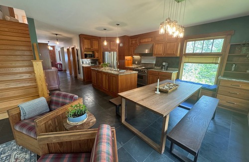 New Harbor Casa | Stylish 4 Bedroom 3 Bathroom House in Bristol