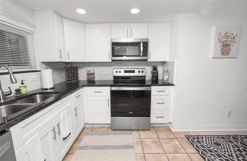 Lakeland Casa | Stylish 4 Bedroom home with a game room