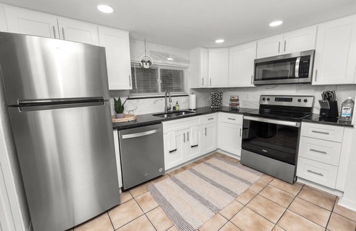 Lakeland Casa | Stylish 4 Bedroom home with a game room
