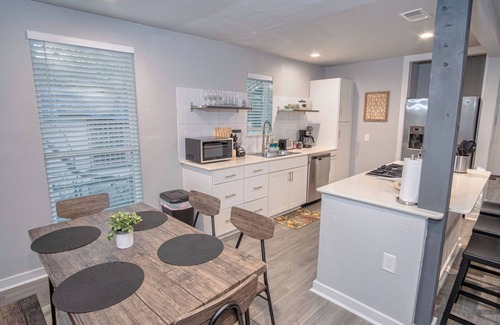 Denver Heights Cabaña | Stylish 4 Br/2ba Renovated Home Near Downtown