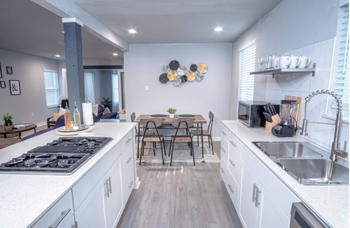 Denver Heights Cabaña | Stylish 4 Br/2ba Renovated Home Near Downtown