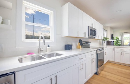 Des Moines Casa | Stylish 4 BR Home in the Heart of DSM