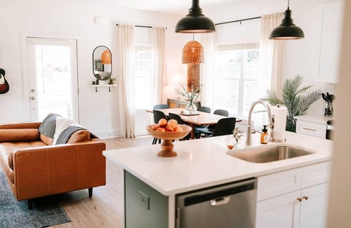 Athens Casa | Luxe 4BR Escape by MHM Luxury Properties