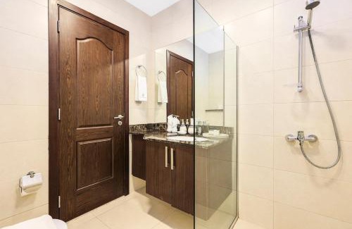 Discovery Gardens Apartamento | Stylish 4BR Family Villa Easy Access to Dubai Marina & Expo City