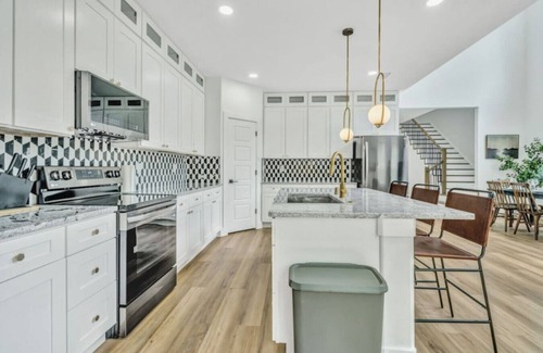 West Dallas Casa | Stylish 4BR Getaway with Cozy Touches & Amenities