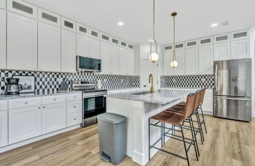 West Dallas Casa | Stylish 4BR Getaway with Cozy Touches & Amenities