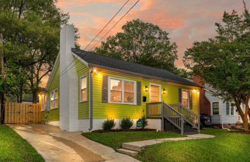 Plaza Midwood Casa | Stylish 4BR Haven: Serene Backyard and Fire Pit