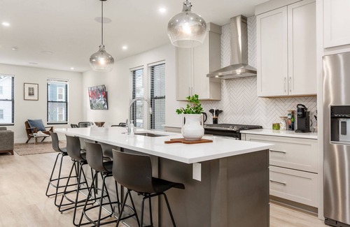 Merion Village Casa | Stylish 4BR in Merion Village PD