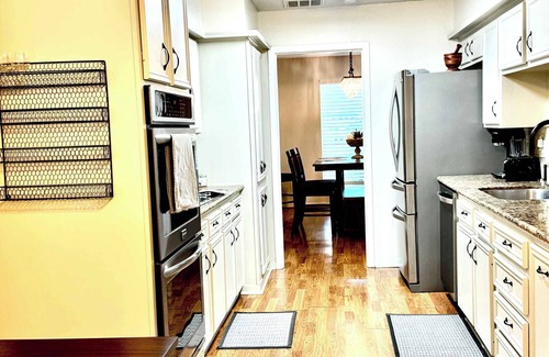 Cypress Casa | Stylish 4BR Retreat in Cypress - King Bed -Fireplace -Outdoor Patio - TVs in 4 R