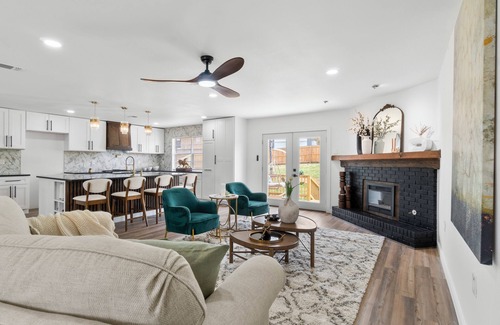 Colony West Casa | Stylish 4BR Smart Home in WLR – Pets Welcome!