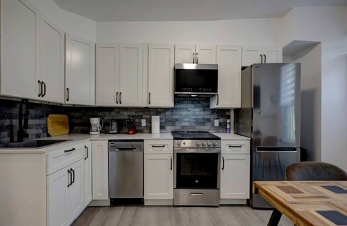 Sainte-Marie Apartamento | Stylish 4BR Unit Near Plateau & DT MTL