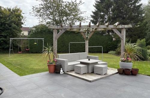 West Rainton Casa | Stylish 6 Bed - Huge Garden, 10 min to Durham City