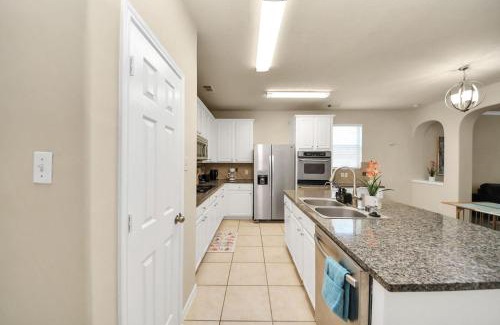 Fresno Casa | Stylish 6BR Retreat, Pool and Lake Trail, Sleeps 14