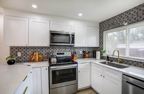 Allen Casa | Stylish Allen Home near Watters Creek Village