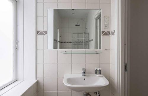 Norrebro Apartamento | Stylish and Bright 2 Bedroom in CPH N