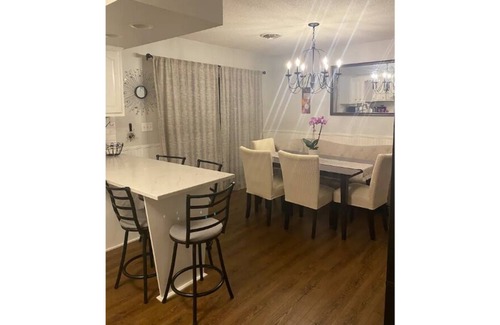 State College Casa | Stylish and clean single family home, Located minutes away from football stadium